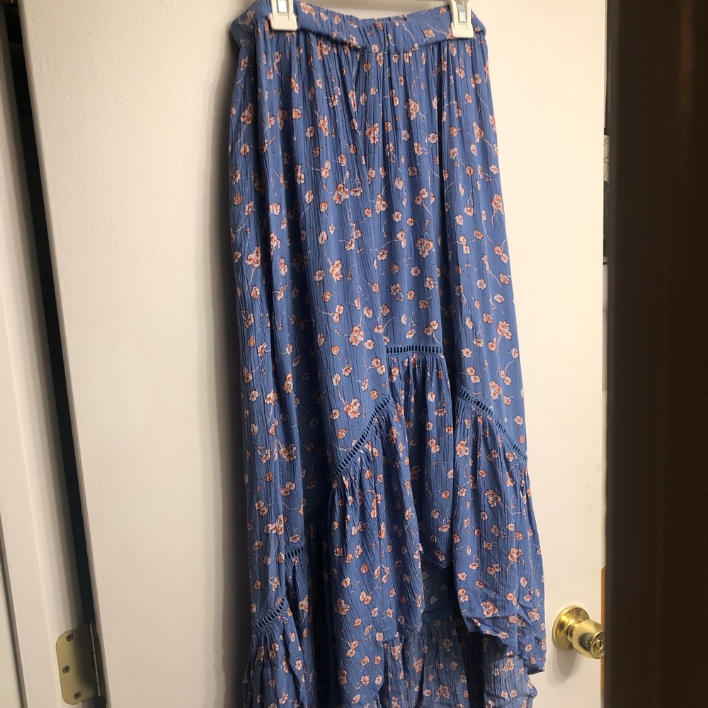 AmericanEagle high-low flower print skirt, S